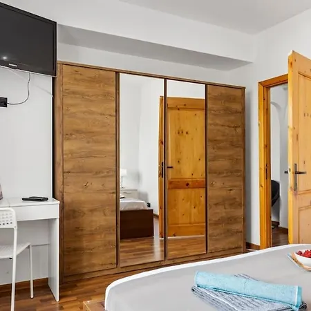 Tache - Cozy Apartament